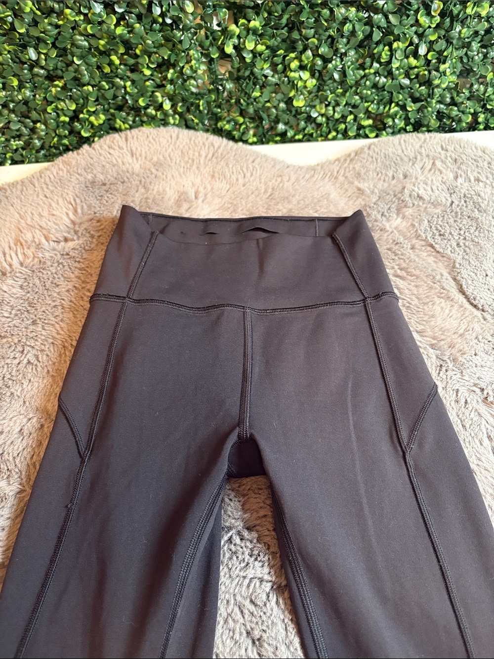 lululemon athletica Black High-Rise Workout Leggings Size 2 - Picture 2 of 6